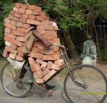 Payer son avocat au lance-pierre est fortement déconseillé... Payer son avocat au lance-pierre est fortement déconseillé...