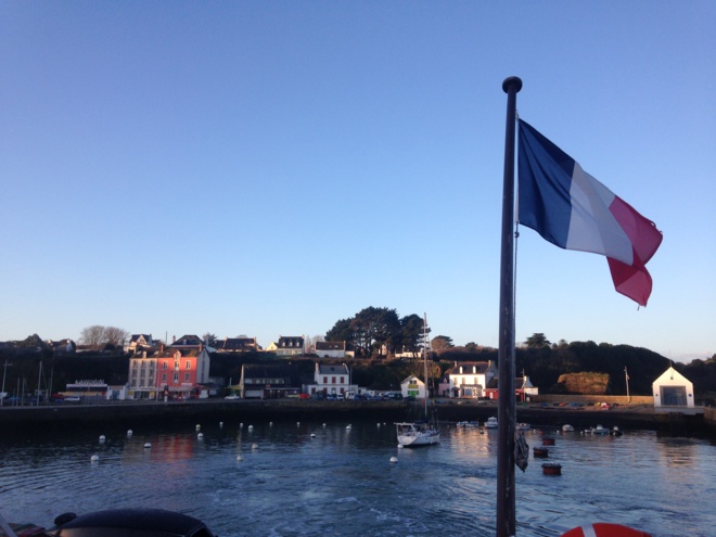 ACTION  COLLECTIVE : LES ÎLES DU MORBIHAN SONT NOTRE PATRIMOINE COMMUN LA GESTION DE LA LIAISON MARITIME NOUS CONCERNE TOUS