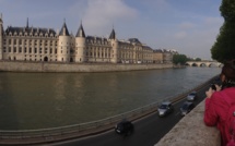 Qu'importe la bouteille pourvu que l'on est l'ivresse ! 